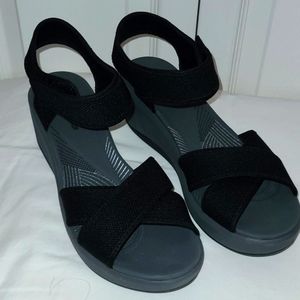 Clarks Cloudsteppers Cushionsoft, Black and Gray, Sz. 9.5